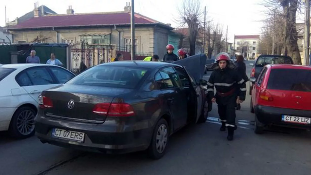 Microbuz școlar, implicat într-un accident rutier în Constanța: Cinci copii și doi adulți au fost răniți (VIDEO)