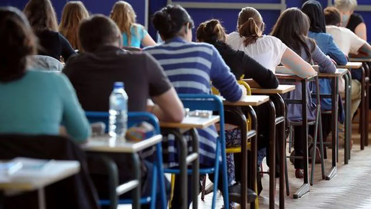Subiectele simulării de la Evaluarea Naţională 2016 - proba la Matematică (FOTO)