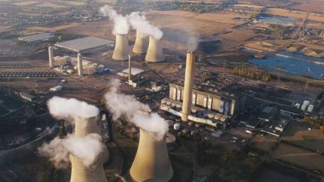 Marea Britanie: O persoană a murit și alte trei au fost date dispărute, după prăbușirea centralei electrice dezafectate Didcot (VIDEO)