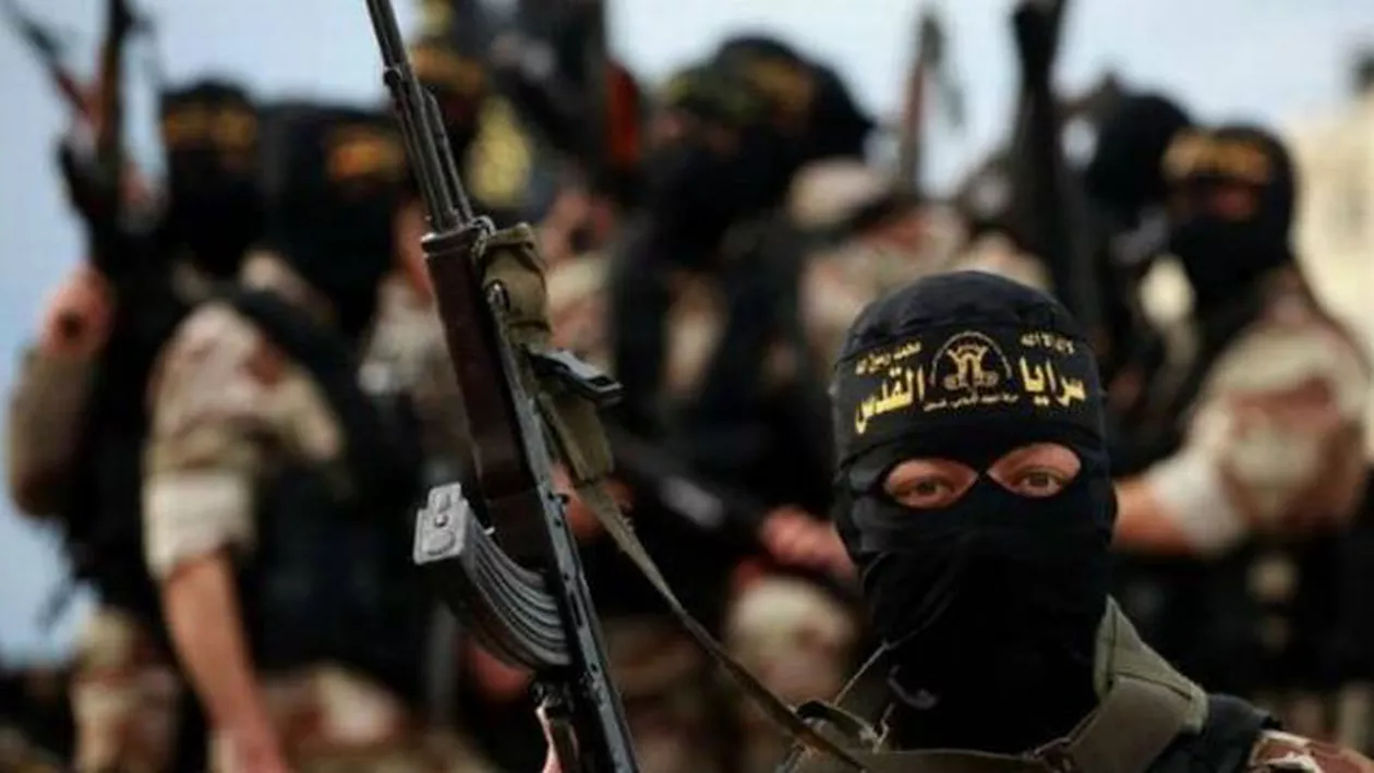 ISIS, metode de făcut bani: Tăierea rațiilor de Snickers și Gatorade, taxa pe ostatic și manipularea cursului dolarului în califat