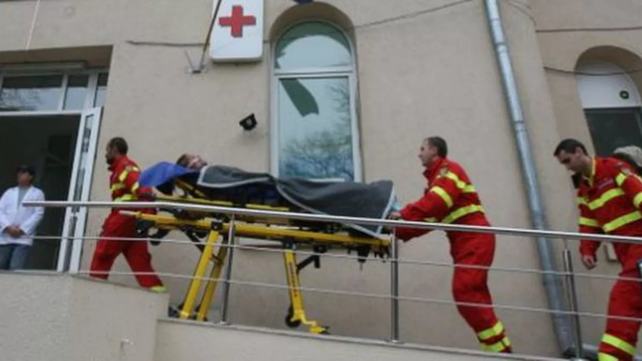 O studentă din Iași a ajuns în spital cu arsuri provocate de artificiile de pe tort