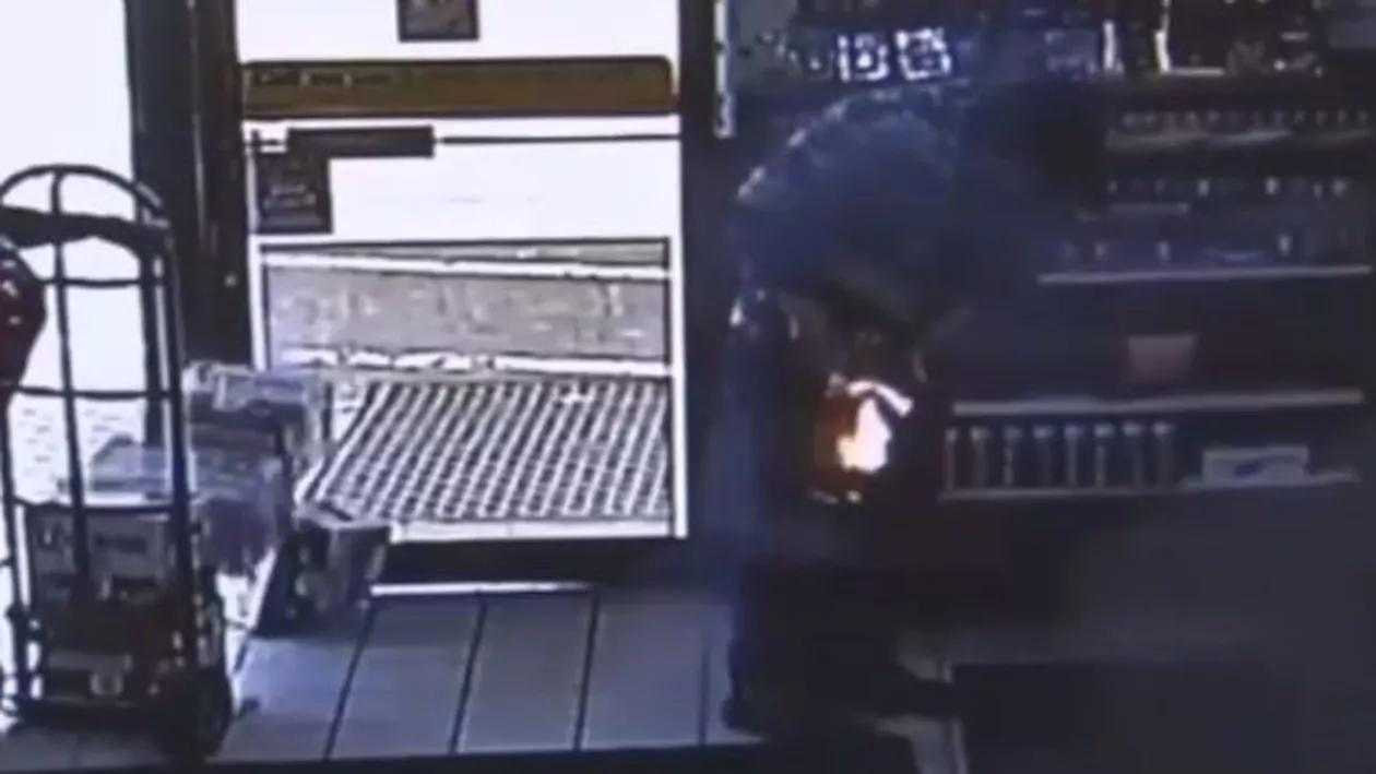 Un bărbat din SUA, în spital după ce o țigară electronică i-a explodat în buzunar (VIDEO)