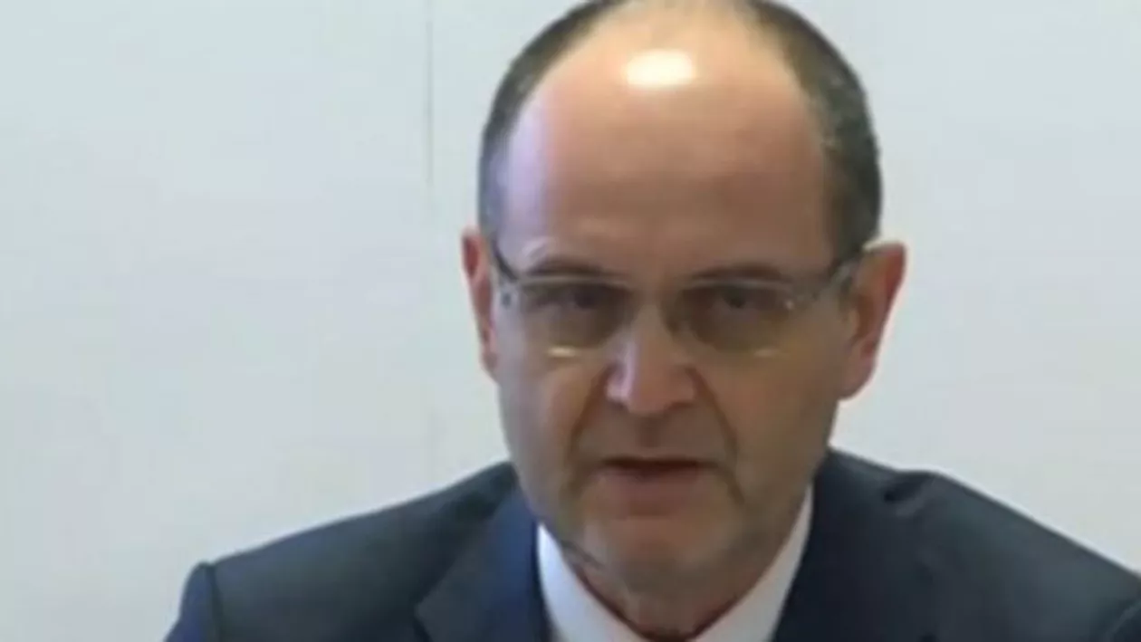 Ministrul Educației, întrebat dacă poate sau nu să-i retragă titlul de doctor lui Ponta: "Nu! Dacă se putea se făcea!"