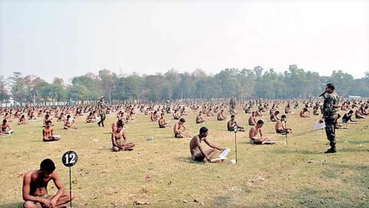 Armata indiană a luat măsuri antifraudă în timpul testelor de angajare: Candidații susțin examenul în lenjerie intimă