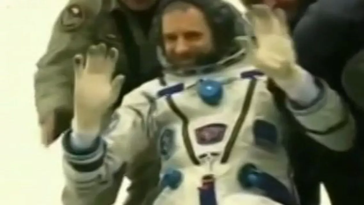 Astronauții Scott Kelly și Mikhail Kornienko s-au întors pe Pământ după aproape un an petrecut la bordul Stației Spațiale Internaționale (VIDEO)