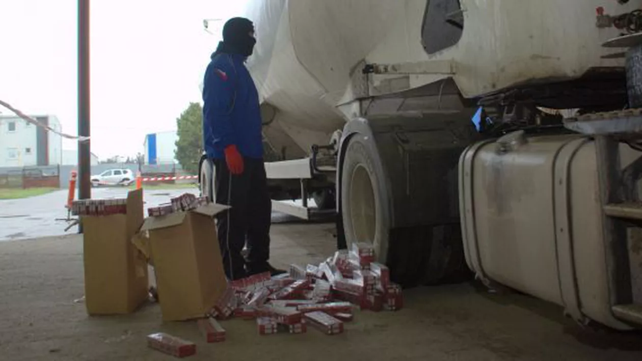 Cisternă plină cu pachete de țigări de contrabandă în valoare de un milion de euro, interceptată pe raza județului Dolj