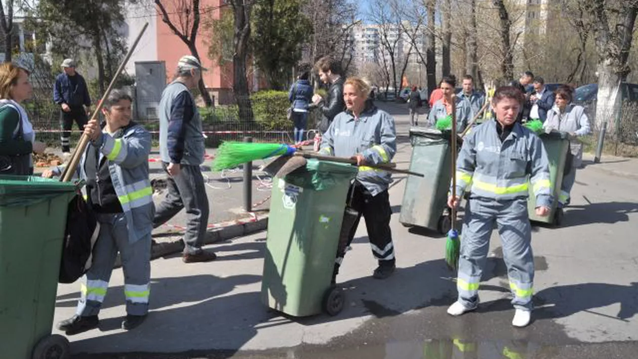 Curățenie generală în Sectorul 3. Primarul Robert Negoiță a început o amplă curățare a spațiilor verzi din zona Bucureștiului pe care o conduce