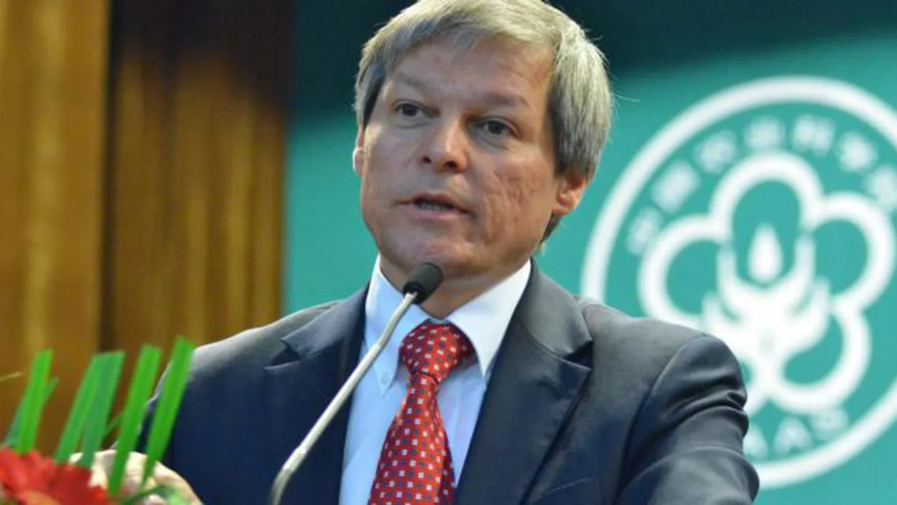 Premierul Dacian Cioloș, mesaj de 8 Martie: Pentru cele mai importante ființe din univers, care ne sunt mereu alături și ne motivează, vă mulțumesc (FOTO)