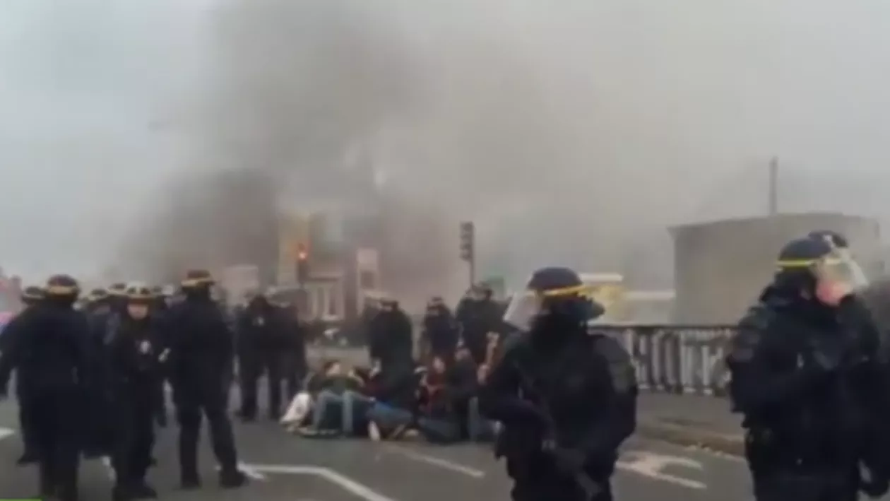 "Migranți, plecați acasă!" Noi proteste anti-migrație au izbucnit în orașul francez Calais (VIDEO)