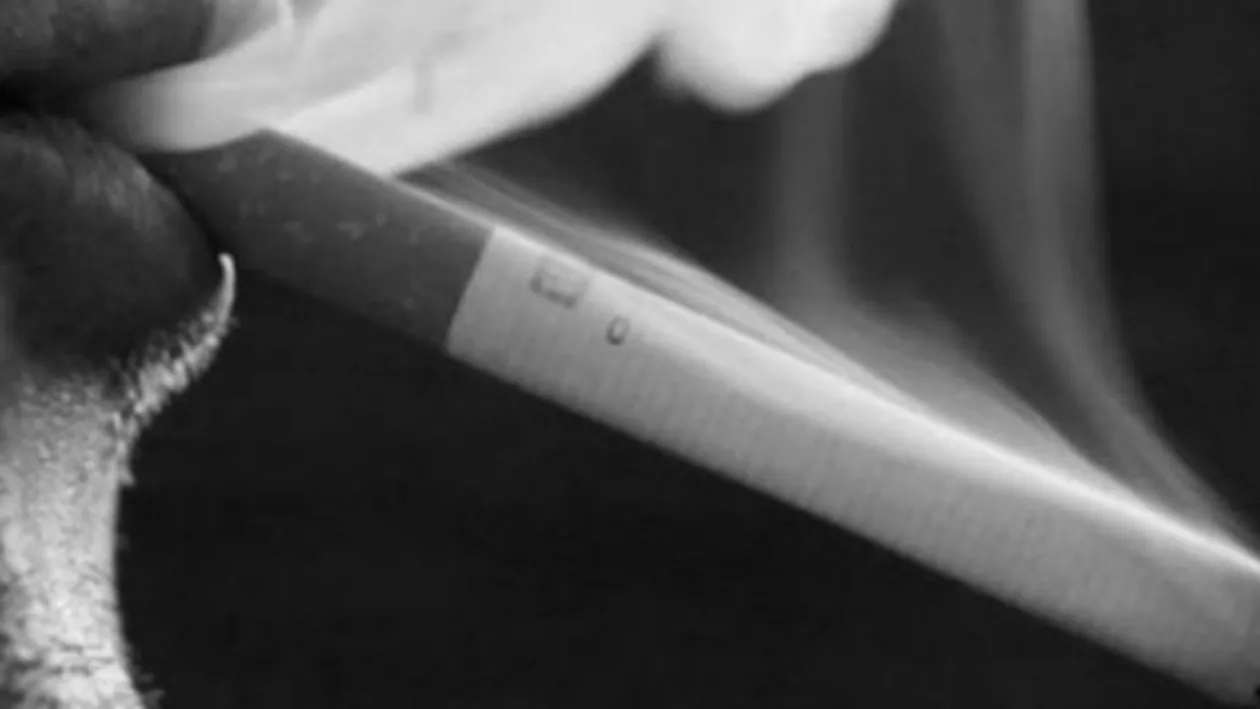 Ultimele fumuri în bar: Mai sunt doar trei zile până când legea antifumat intră în vigoare (VIDEO)