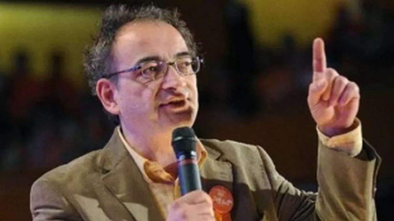 "După atâta amar de democraţie - şi ascultaţi, şi cu banii luaţi!". Eurodeputatul Traian Ungureanu: Securiştii erau nişte mârlani autentici. Voi sunteţi nişte măscărici perverşi
