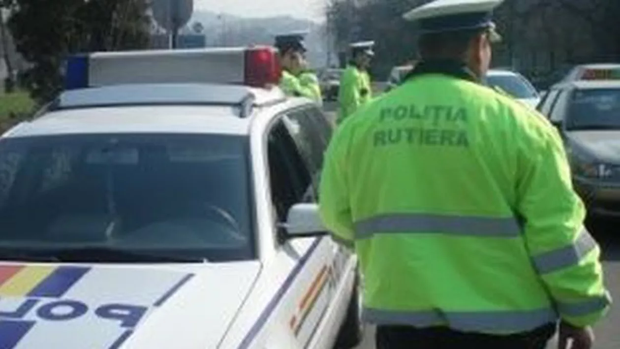 Galați: Un şofer a lovit doi poliţişti, după ce i-au reproşat că nu îi merge sistemul de iluminat al maşinii
