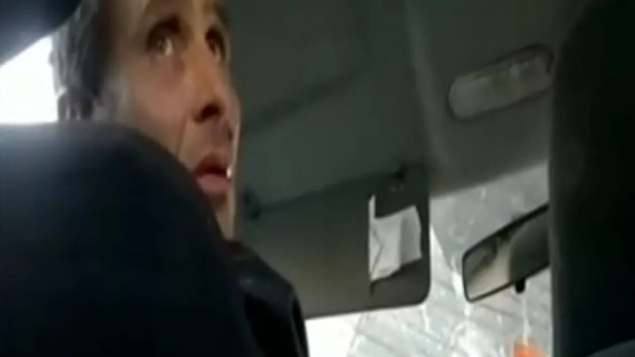Cum sunt păcăliţi străinii de taximetriștii români: "O să îţi dau acum 25 de lei şi o să îmi şi mulţumeşti că nu îţi dau un cap în gură, ai înţeles?" (VIDEO)