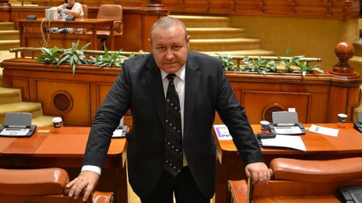 "Trei parlamentari fumători pot genera închiderea Parlamentului!" Daniel Fenechiu: Acest lucru ar duce la alegeri anticipate