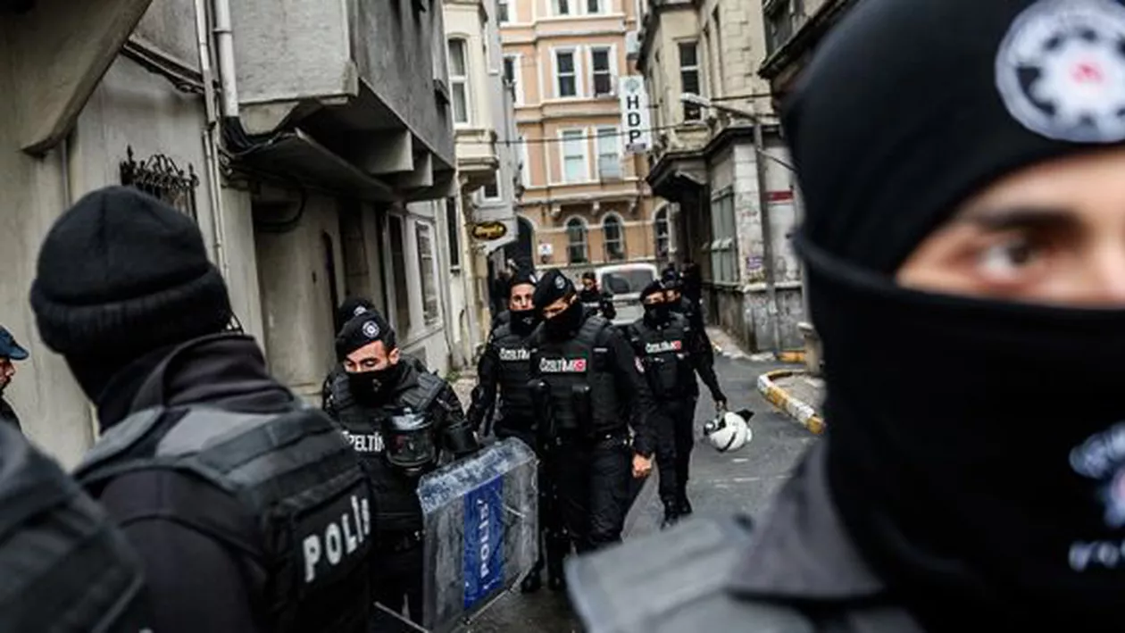 Alertă în Anakara: Un civil și un ofițer de poliție au murit într-un atac armat în capitala turcă