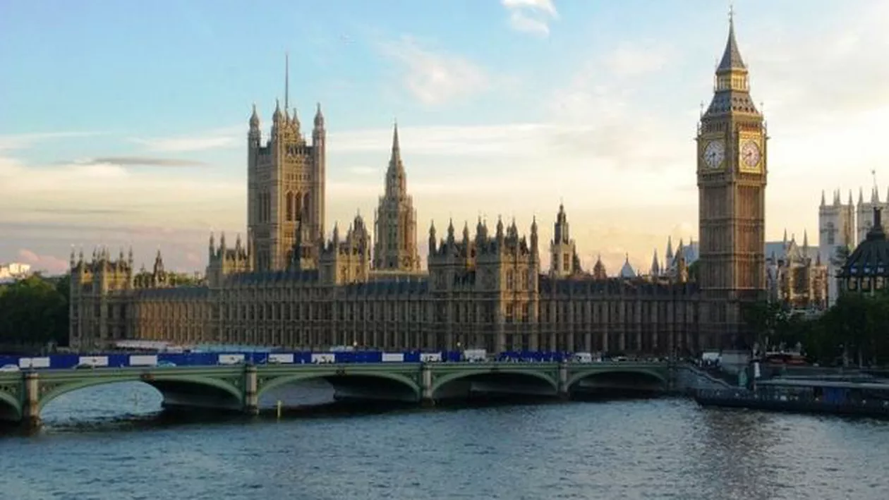 Cel mai scump loc de parcare se află în Londra. Micuțul spațiu costă 450.000 de euro (VIDEO)