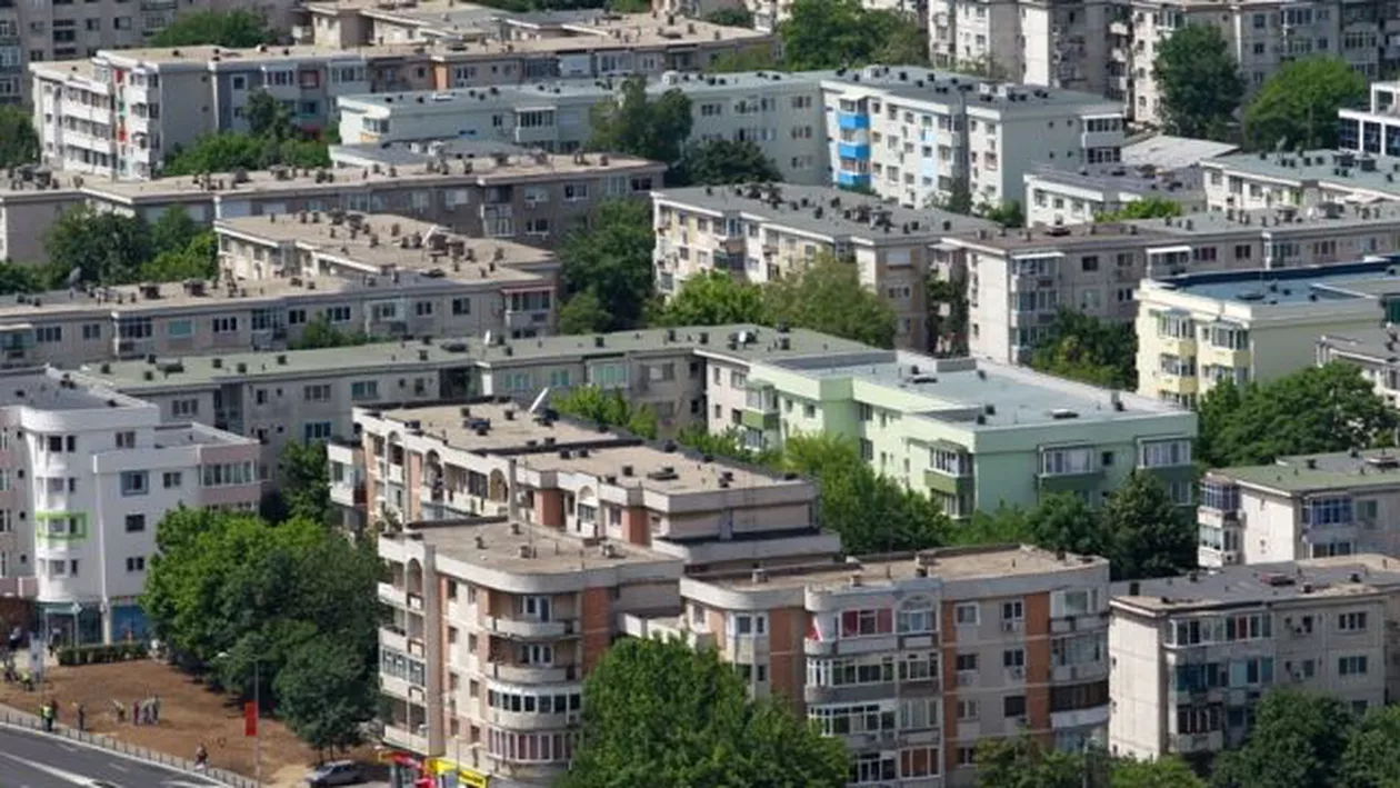 Iași: Un tânăr a murit, după ce s-a aruncat de la etaj, în urma unui conflict cu părinții