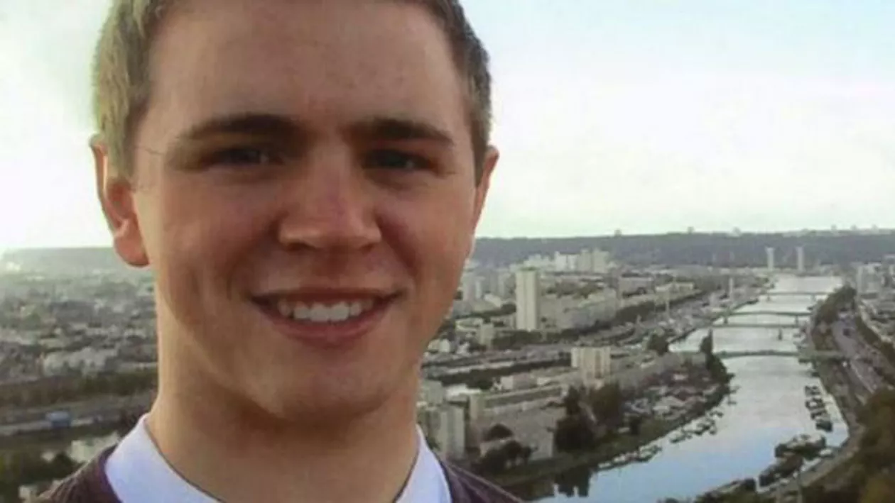 Mason Wells, tânărul de 19 ani care a supraviețuit la trei atentate teroriste: Boston, Paris și Bruxelles