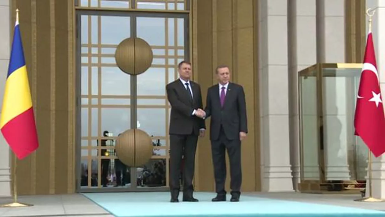 Cum a fost primit Iohannis de “dictatorul” Erdogan: Imagini inedite difuzate de președinția turcă (VIDEO)