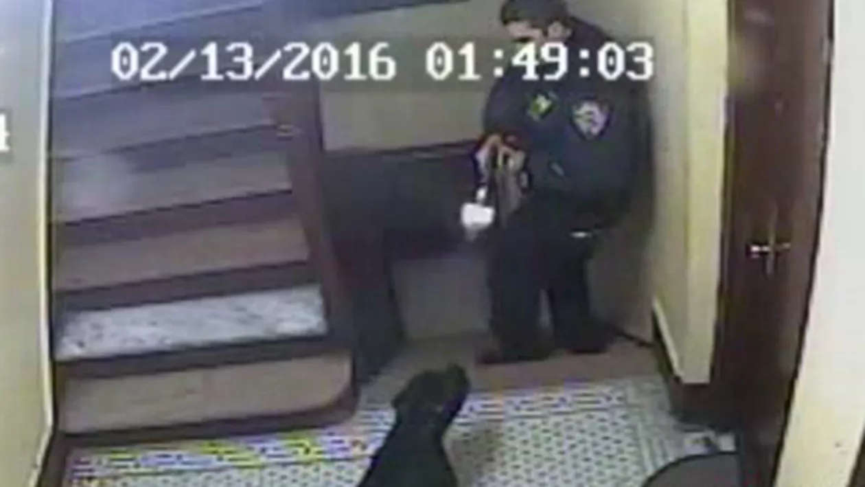SUA: Un polițist a împușcat mortal câinele unei familii pentru că s-a speriat de el (VIDEO)
