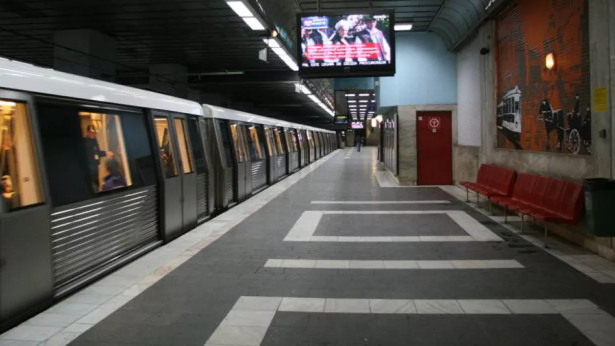 Panică la metrou: O garnitură care circula pe magistrala Pipera-Berceni a rămas blocată în tunel