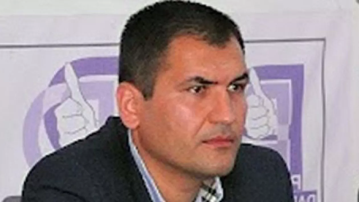 Liviu Neagu, secretarul general adjunct al Guvernului, a vândut Ministerului Comunicaţiilor rafturi şi dulapuri de peste 100.000 de lei