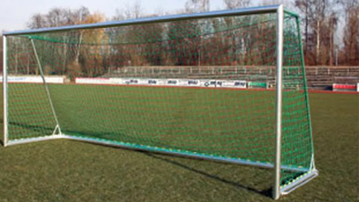 Tragedie în Bihor: Un copil a murit după ce a fost strivit de o poartă de fotbal (VIDEO)