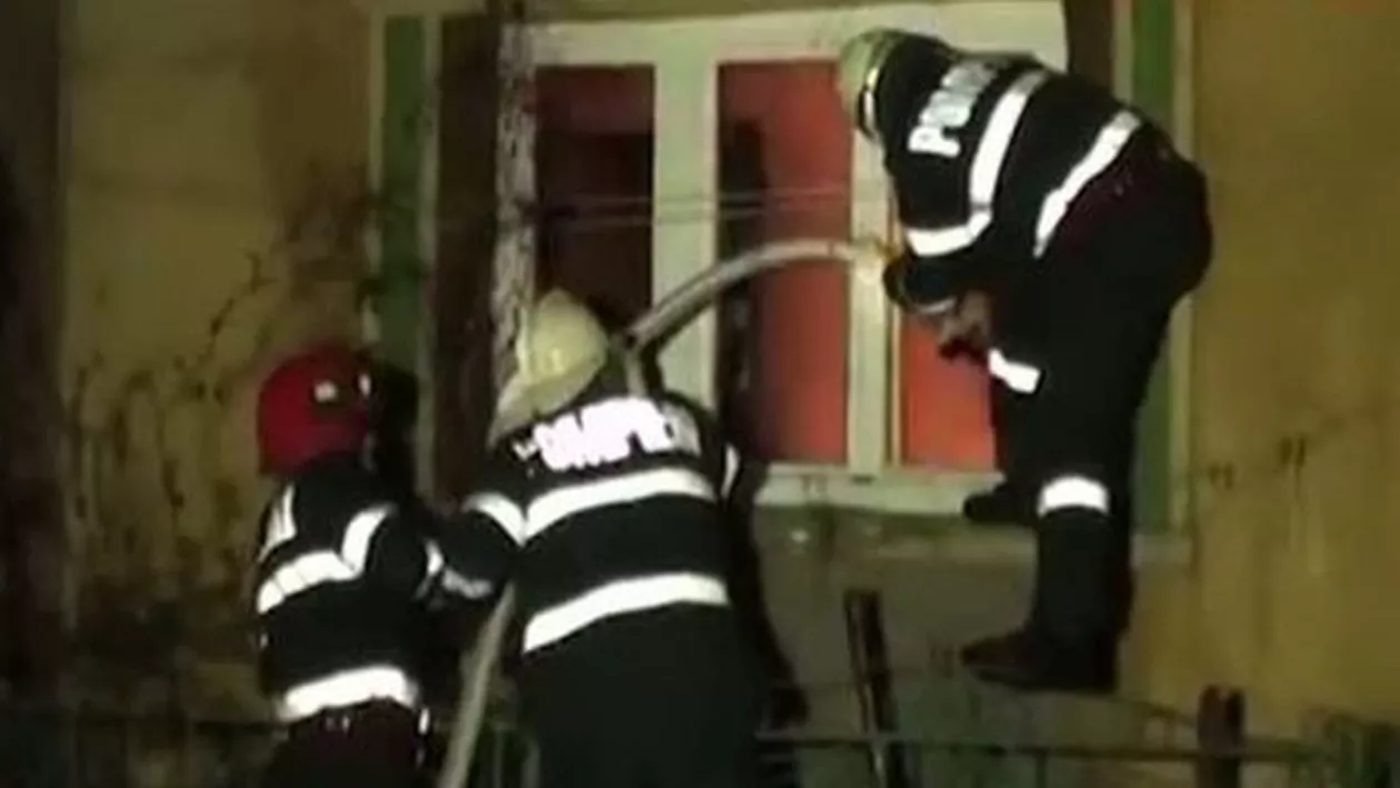 O locuință a fost făcută scrum după un incendiu de proporții în județul Cluj