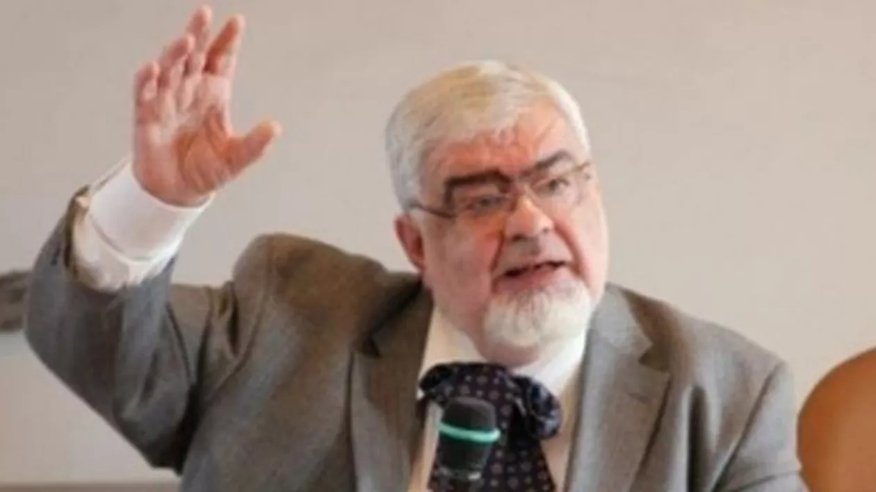 "Ajutaţi-mă să vă votez". Andrei Pleşu: Știu, politica e arta compromisului. Dar despre caracter, consecvenţă, bună-cuviinţă nu vorbim deloc?