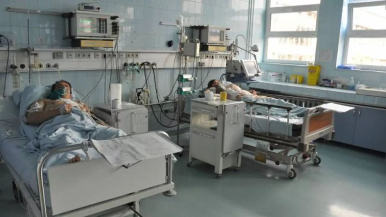 Mehedinți: Un fost profesor, lovit cu pumnii şi picioarele în propria casă pentru că s-a hotărât să candideze pentru un post de consilier local