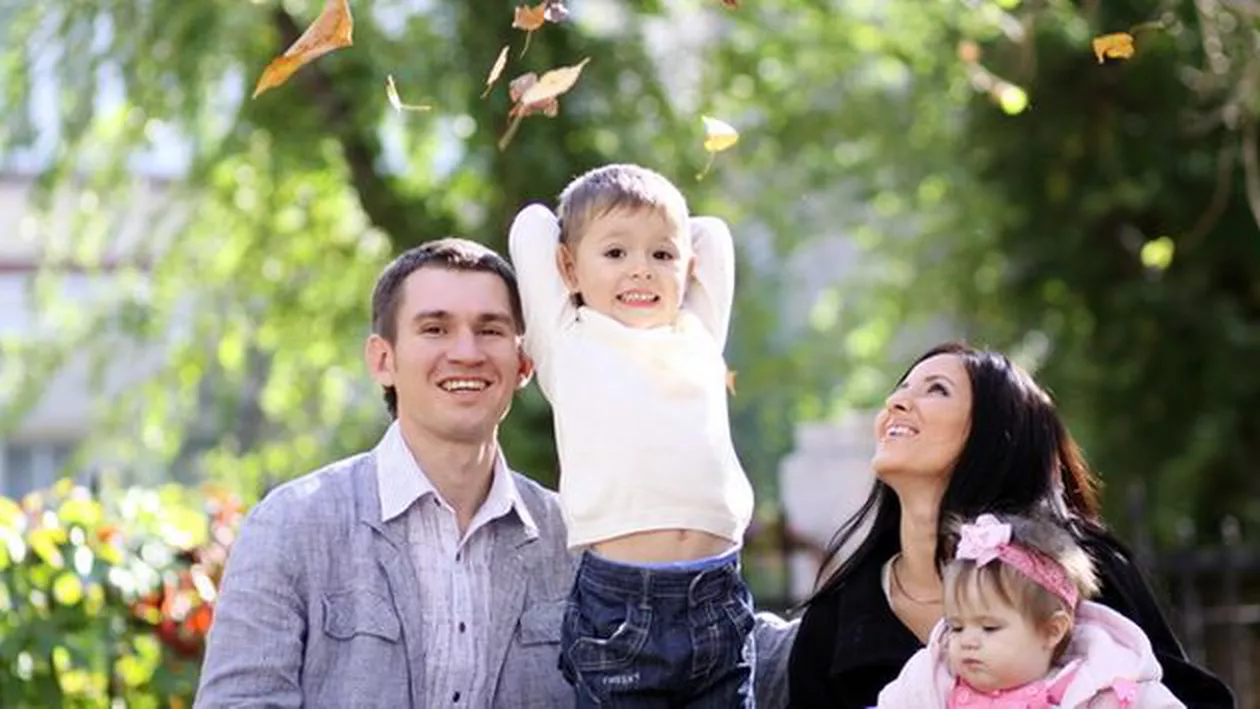 Parlamentarii vor să mai copilărească puțin: Un proiect de lege pentru ca 1 iunie să devină zi liberă, depus la Senat