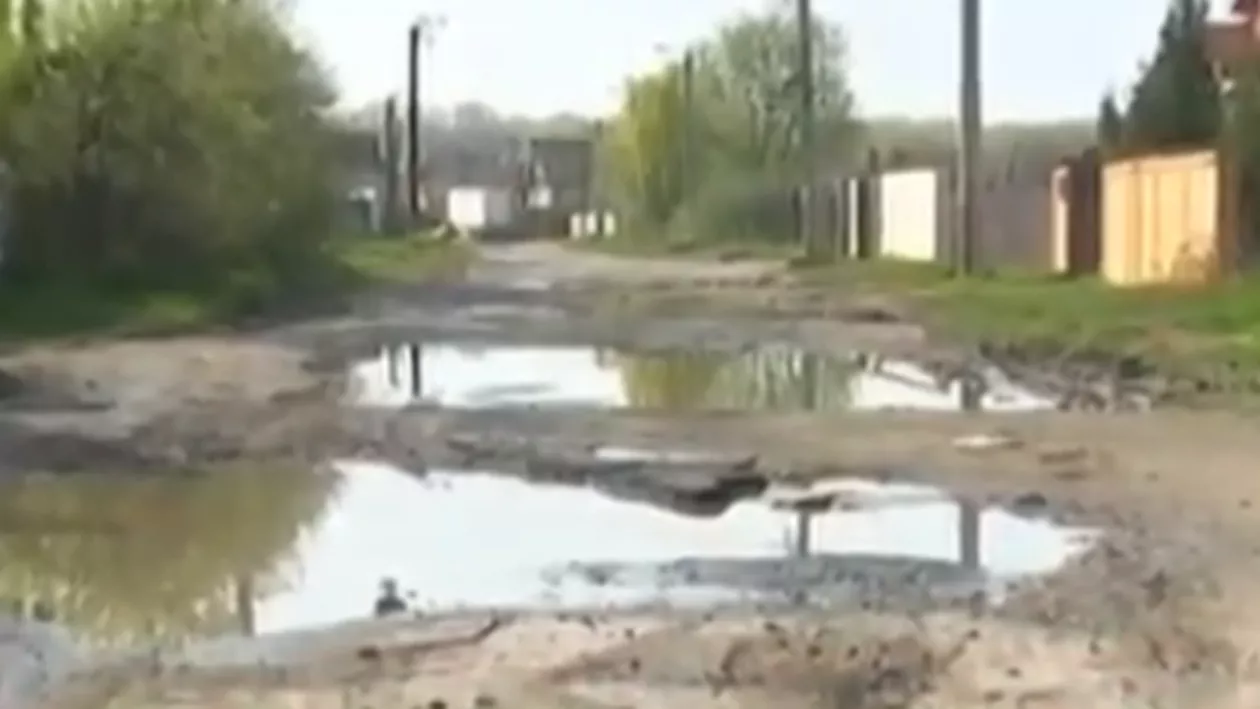 Water Park printre gunoaie: Complexul de agrement din Craiova se face într-o mizerie de nedescris (VIDEO)
