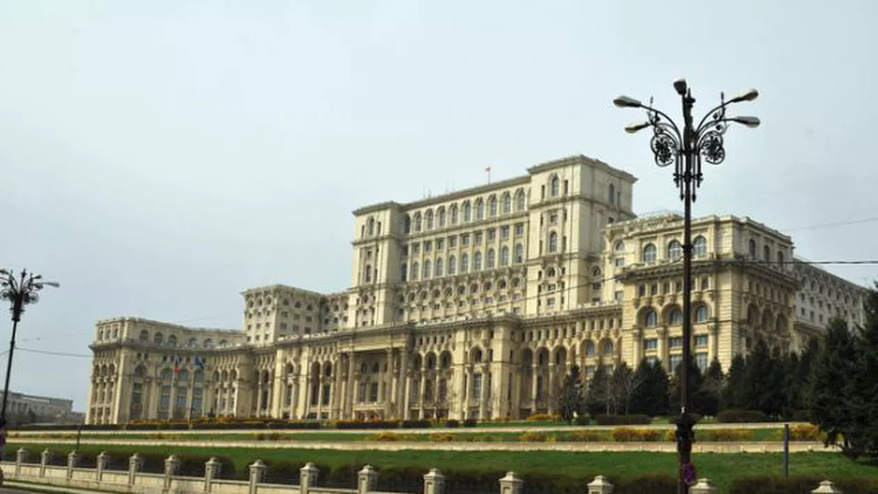 Guvernul Cioloş a estimat că Palatul Parlamentului costă 9,3 miliarde de lei (VIDEO)