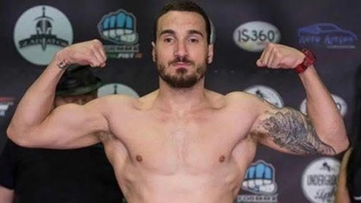 Un cunoscut luptător de MMA și-a pierdut viața după ce a suferit un KO în cușcă (VIDEO)