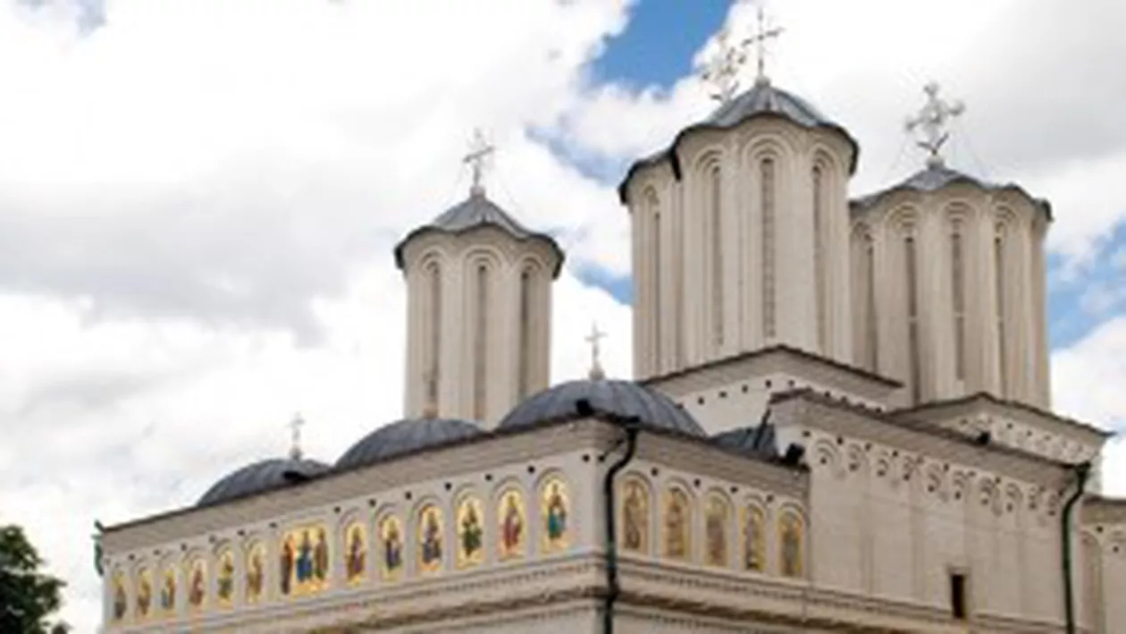 Patriarhia a interzis slujbele de Înviere în mai multe lăcașuri de cult (VIDEO)