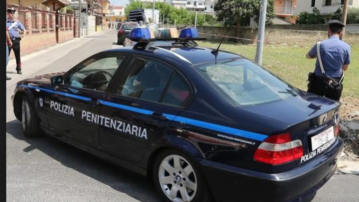 Șef al mafiei napolitane, arestat de polițiști deghizați în angajați care livrează pizza