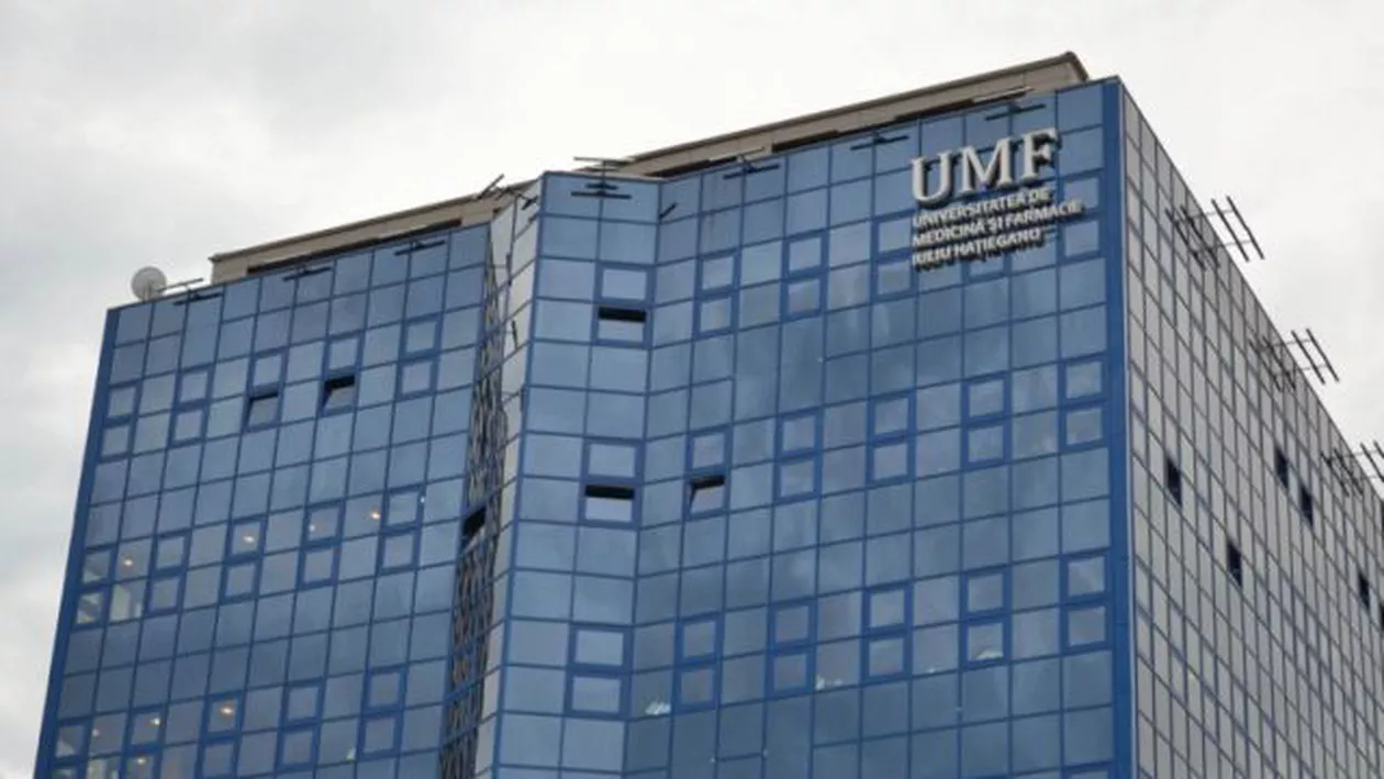 UMF Cluj, daune morale de 1500 de euro pentru o studentă din Irlanda: Universitatea a exmatriculat tânăra, deși a fost declarată admisă