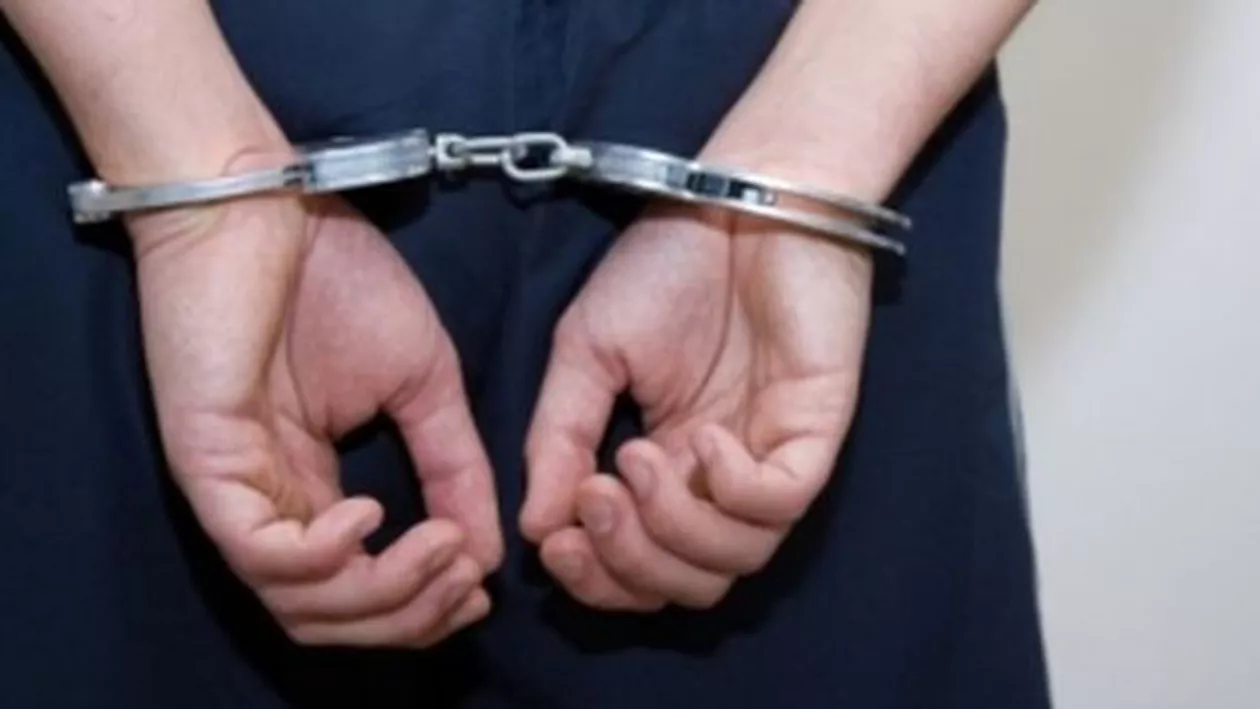 Un român a fost arestat la Milano pentru că transporta ilegal afgani din România în Italia