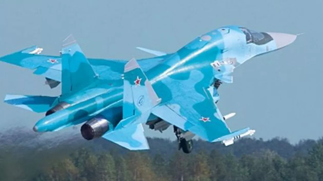 Rușii au folosit avioane Suhoi SU-34 pentru a sparge gheața de pe râul Suhona (VIDEO)