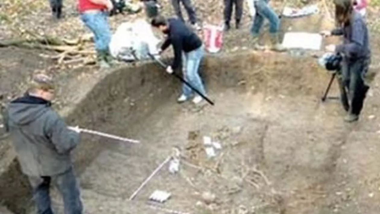 Prahova: Un mormânt vechi de 5000 de ani a fost descoperit pe un câmp de lângă Ploiești (FOTO)