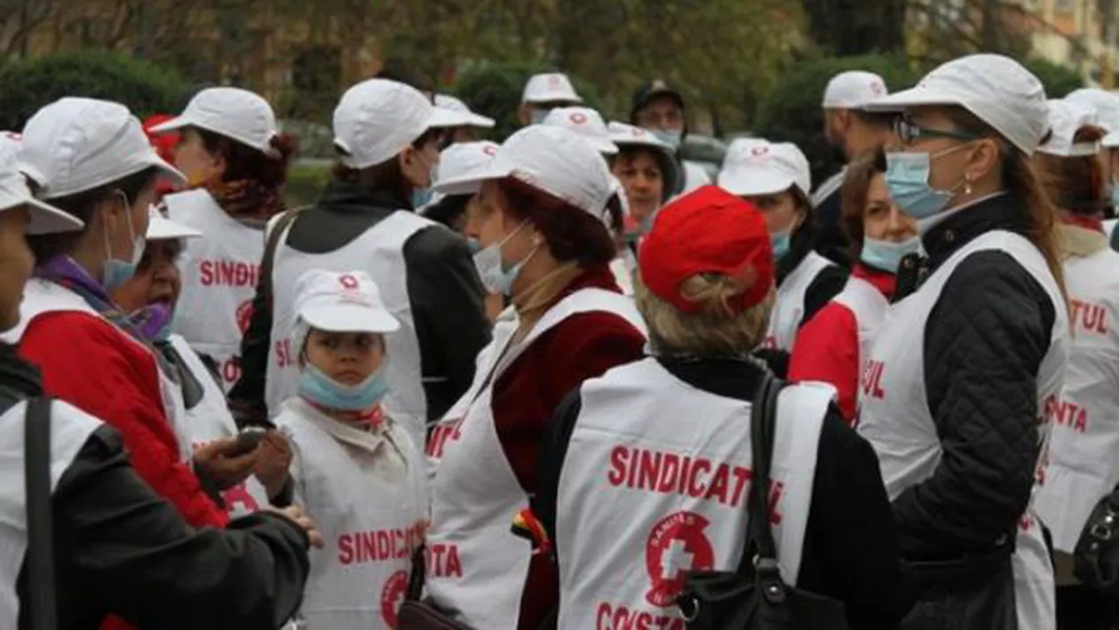 Constanţa: Angajaţi din sistemul sanitar au cerut în stradă salarii mai mari