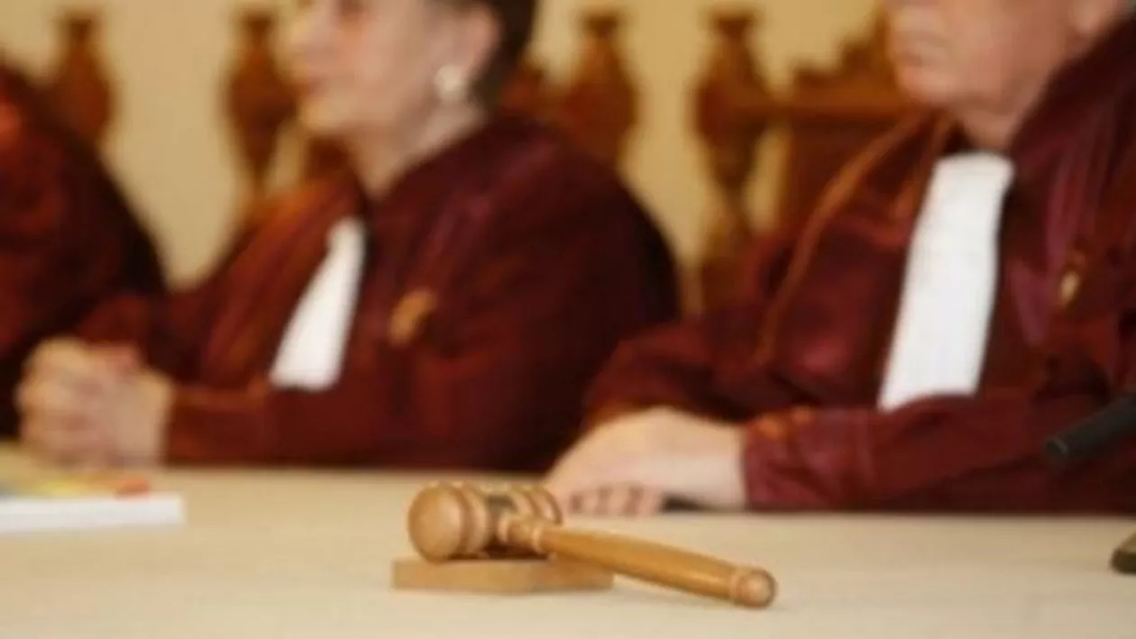 CCR dezbate pe 4 mai sesizarea privind neconstituționalitatea legii alegerilor. Liviu Avram: Termenul fixat este excelent (VIDEO)