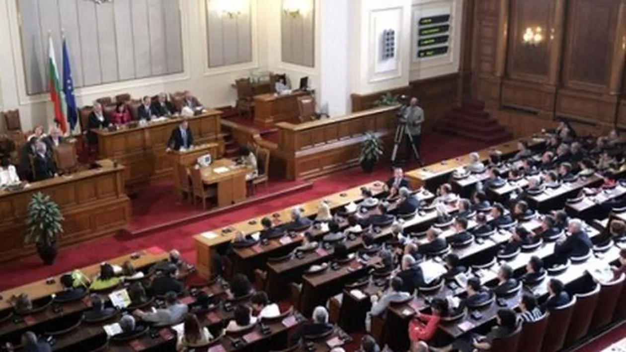 Parlamentul bulgar a adoptat cu o largă majoritate votul obligatoriu: Sancțiunile pentru cei care nu se prezintă la urne, doar simbolice