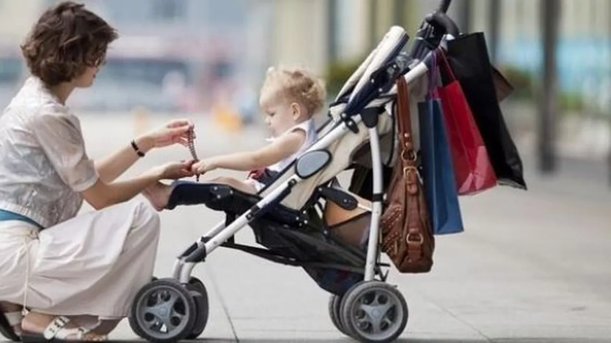 Legea care aduce modificări indemnizaţiilor pentru mame a fost publicată în Monitorul Oficial: Mamele vor primi un venit minim de 1.062 de lei pe lună