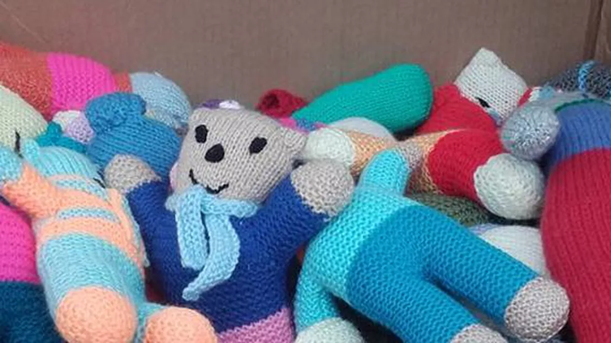 Campanie pe Facebook: Un preot din Iași a mobilizat sute de oameni pentru a ajuta 600 de copii săraci (VIDEO)