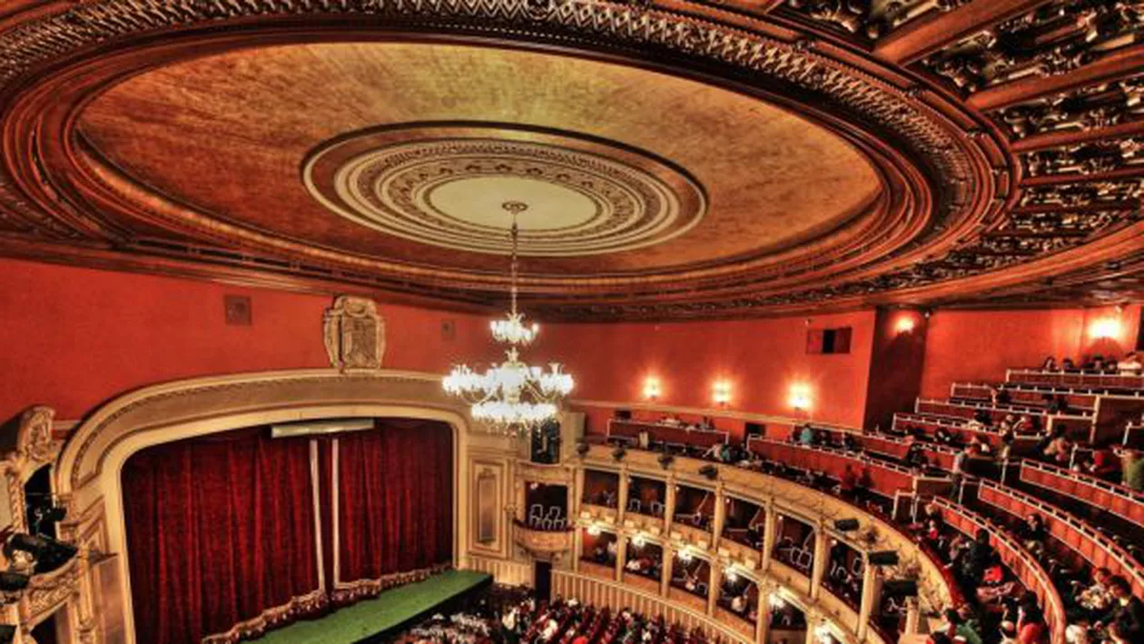 Telenovela de la Opera Română continuă: Artiștii, huiduiți după ce au refuzat să urce pe scenă, în semn de protest (VIDEO)