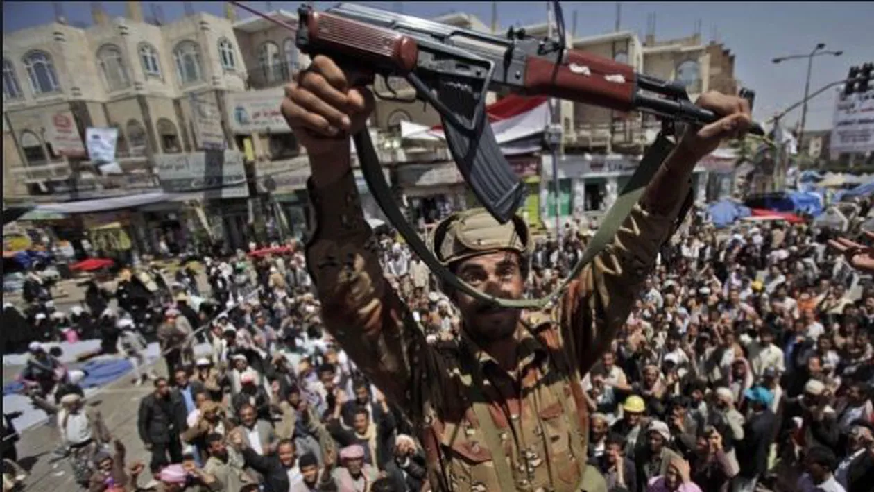 Yemen: Peste 800 de luptători Al-Qaida, uciși în ofensiva militară lansată împotriva grupării jihadiste
