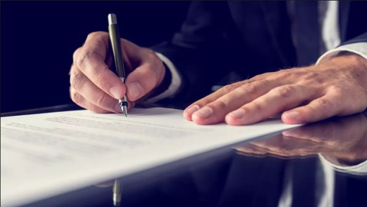 Adrian Severin şi Daniel Barbu şi-au depus candidatura pentru Primăria Capitalei înainte cu doar câteva ore de termenul limită