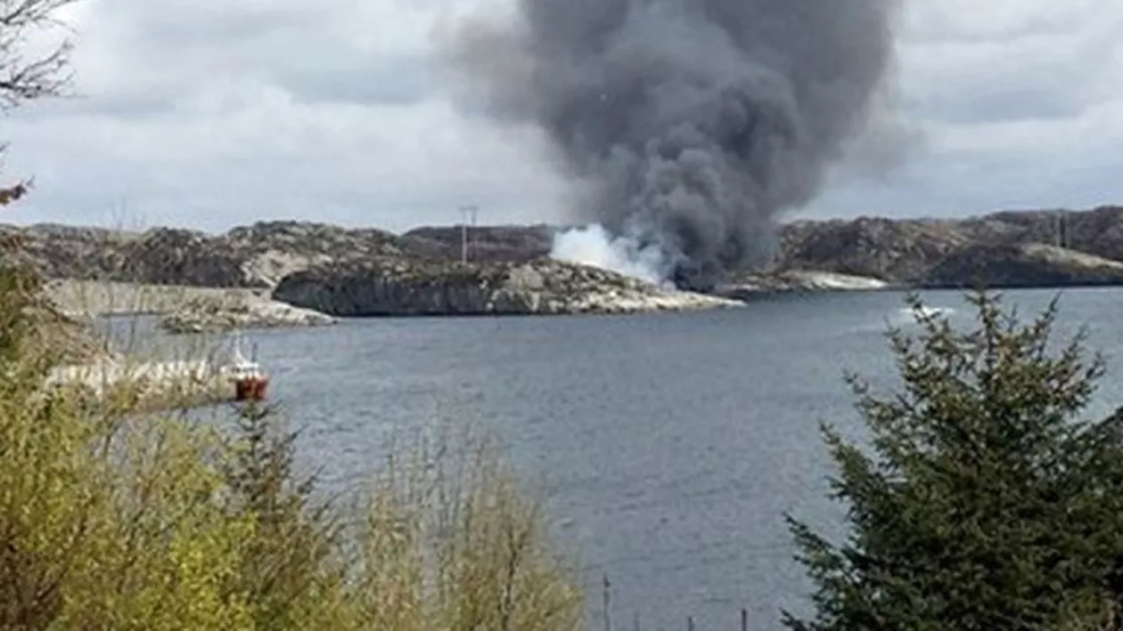 Un elicopter cu 15 persoane la bord s-a prăbușit pe o insulă din largul Norvegiei (FOTO)