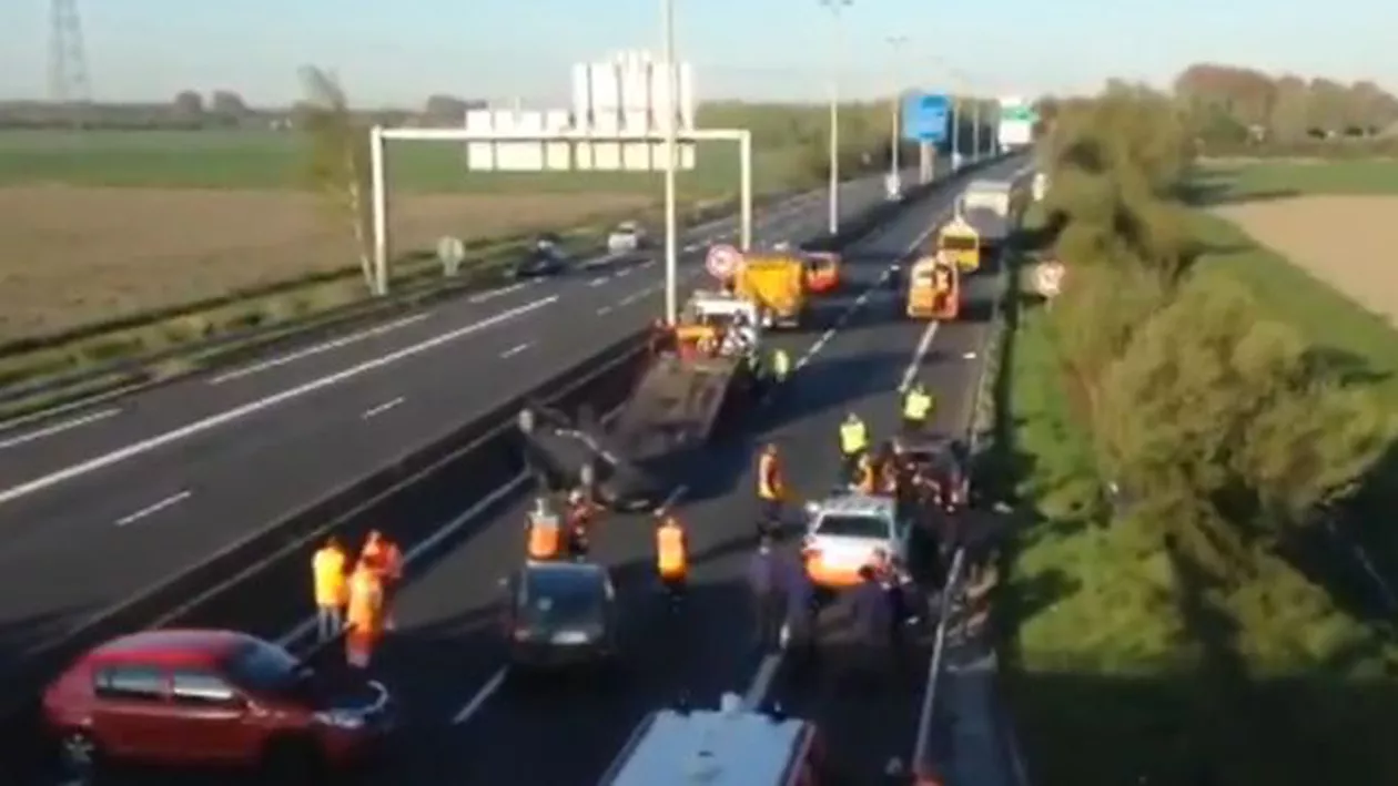 Dublu accident pe o autostradă din nordul Franţei soldat cu șapte răniți (VIDEO)